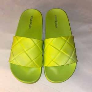 lime green steve madden slides